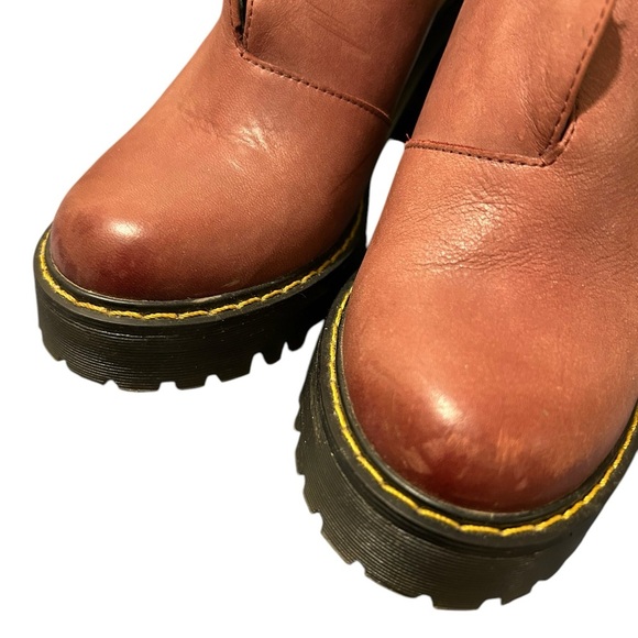 Dr Martens Burgundy Leather Cordelia slip-on-lug Sole heeled ankle Boot size 6 - Picture 8 of 9